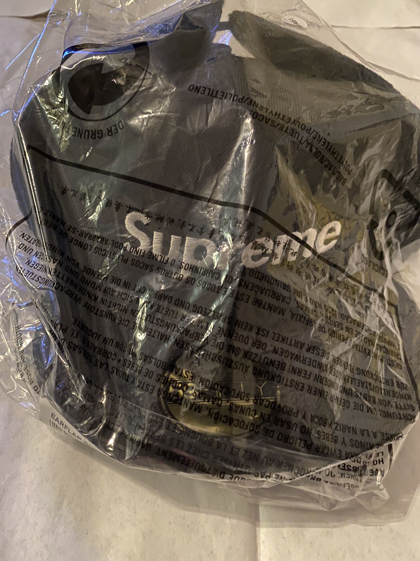 BRAND NEW SUPREME/NEW ERA “EARFLAP BOX LOGO BLACK” FITTED FOR SALE!!! SIZE 7/14 $80