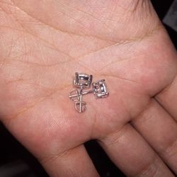 8MM VVS1 925S 2ct. Moissanite Screw-back Stud Earrings