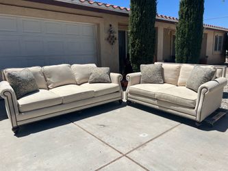 Matching Bernhardt Sofa & Loveseat W/ Black Nailhead!