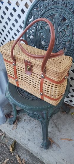 Vintage slim picnic basket 🧺