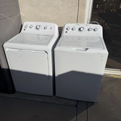 LIKE NEW GE Washer & Dryer Set. Please Read Description 