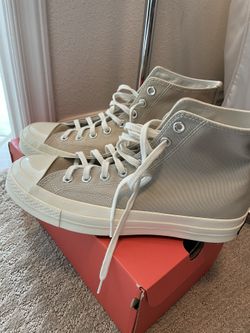 brand new converse size 10 women's size 8 men's