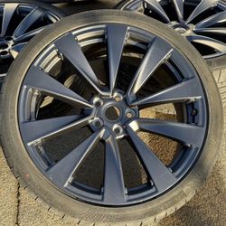 FREE DELIVERY OEM 2024 Tesla Model X Plaid Wheels 265/35/22 and 285/35/22 Continental 90%