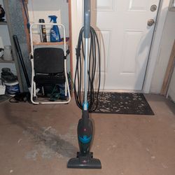 Lightweight Bissell Vacuum 