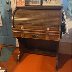 Wooden Shakers Desk 