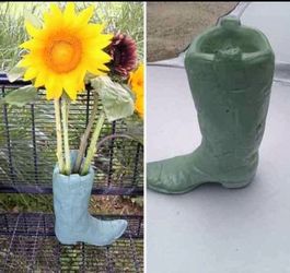 Cute Western / Country Boot Decor (possibly cement)
