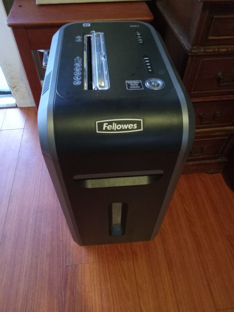 Fellowes Paper Shredder 