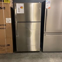 GE Stainless Steel Top Freezer Refrigerator 33” 21.9 Cubic Ft.