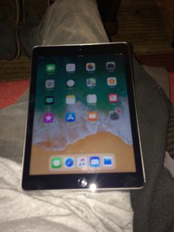 Brand new fresh out the box 6 generation iPad 32 GB