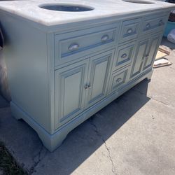 Double bathroom Vanity