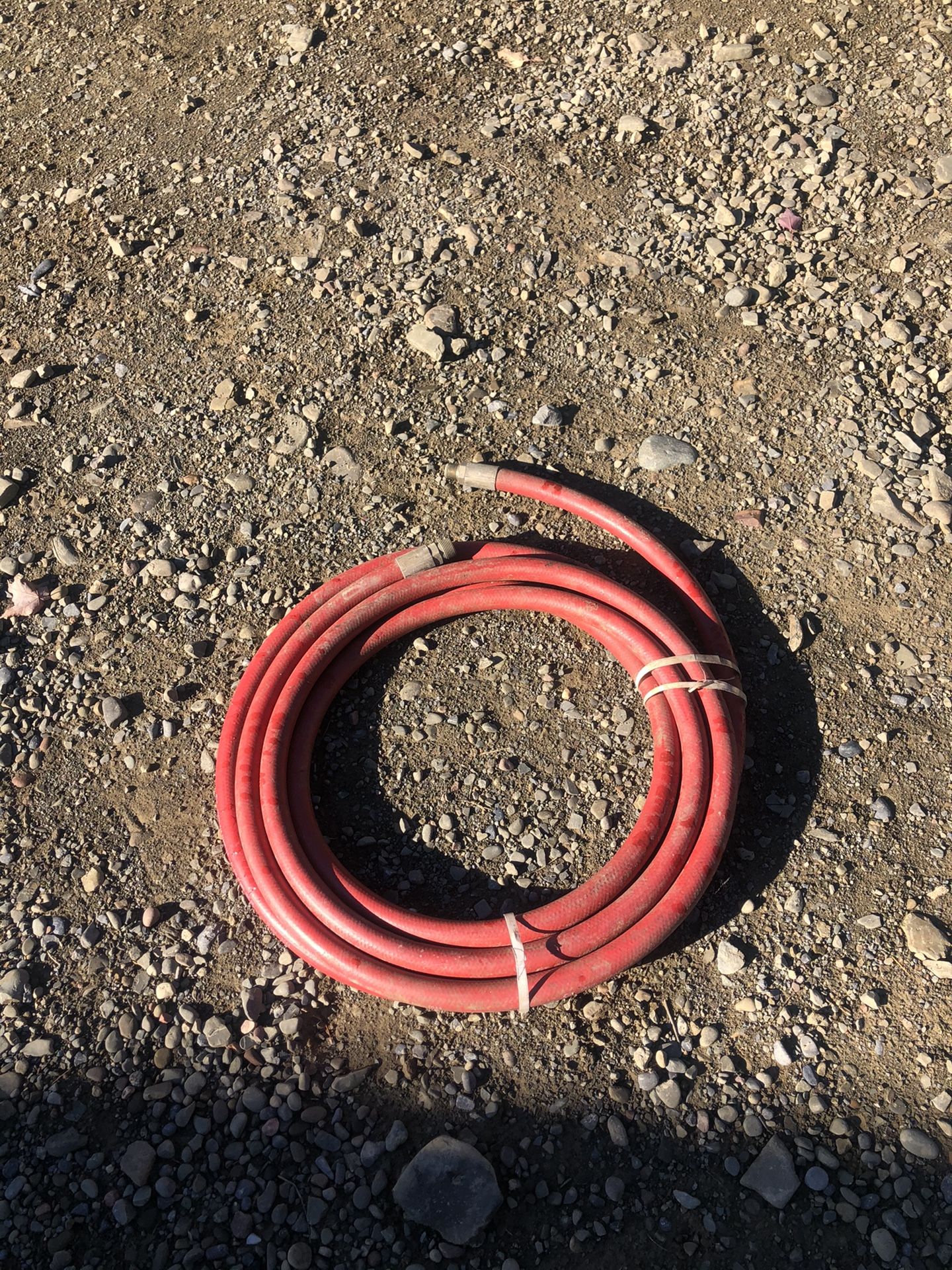 INDUSTRIAL 3/4 IN. X 25 FT. RED RUBBER HOSE 180 PSI ONLY $50 RETAILS OVER $150