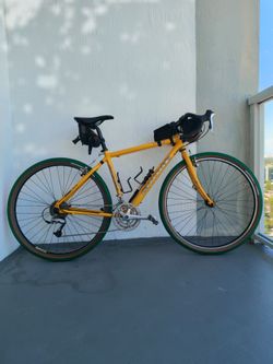 Cannondale t800 bike