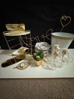 White/Gold Restroom Accessories/Decor
