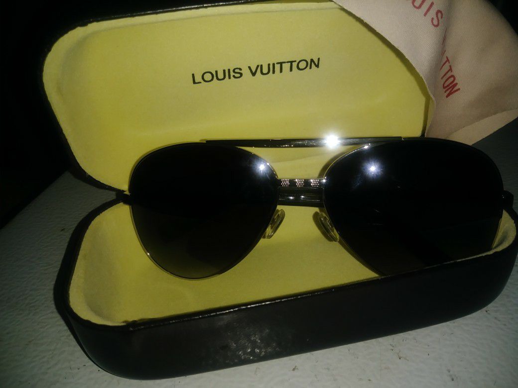 Mens Louis Vuitton Sunglasses for Sale in Bakersfield, CA - OfferUp