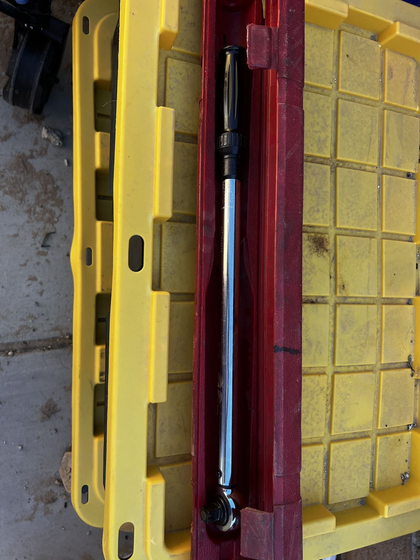 three-quarter inch torque wrench craftsman with half inch to 3/8 adapter with case