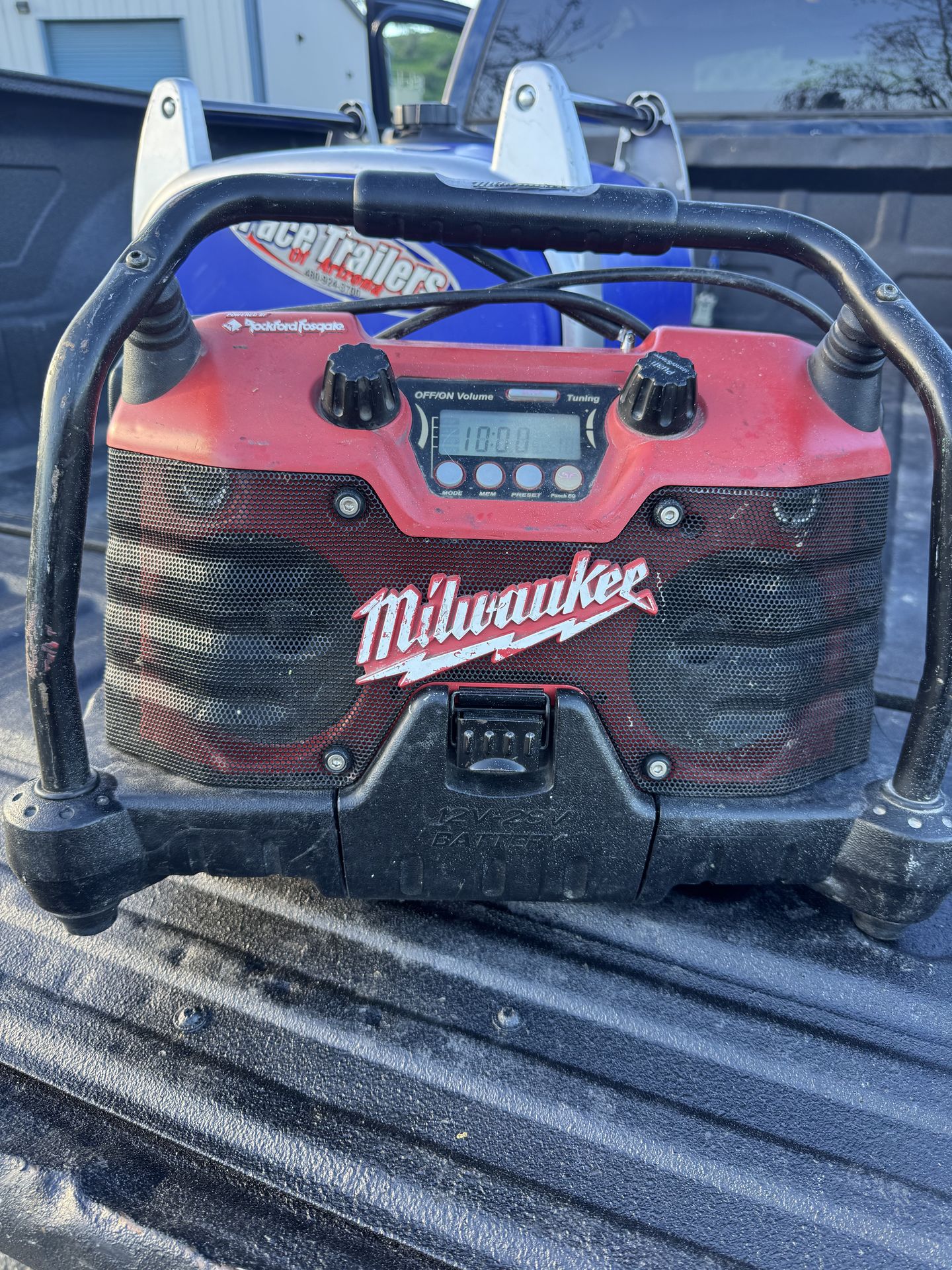 Milwaukee job site radio