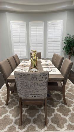 Elegant Transitional 8-Seat Dining Room Set