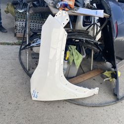 2019-2024 Toyota RAV4 Right Fender 