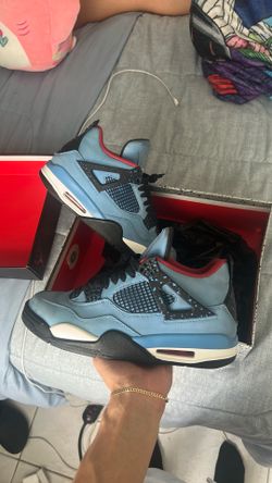 Jordan 4 Travis Scott