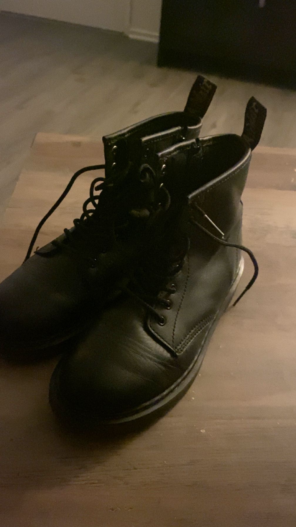 Dr Martens Boots / Zipper
