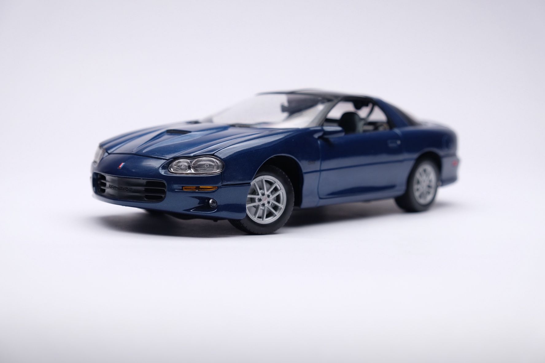 2002 Chevrolet Camaro SS, Dark Blue, 1:18 Diecast Model Car from Welly