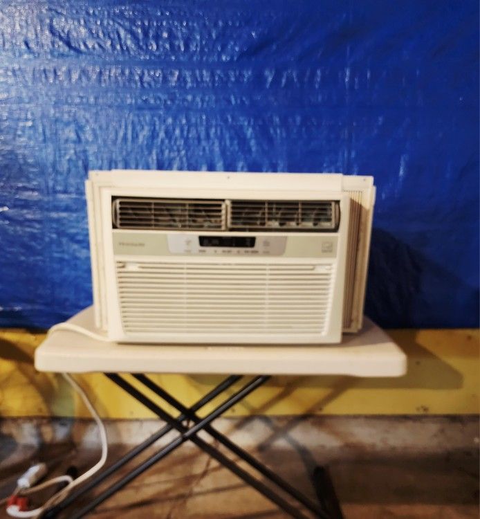 WINDOW AIR CONDITIONER AC UNIT 8000BTU
