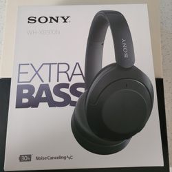 Brand NEW! SONY  Headphone