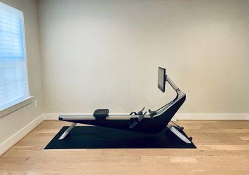 Hydrow Rower - Indoor rower with seat cushion