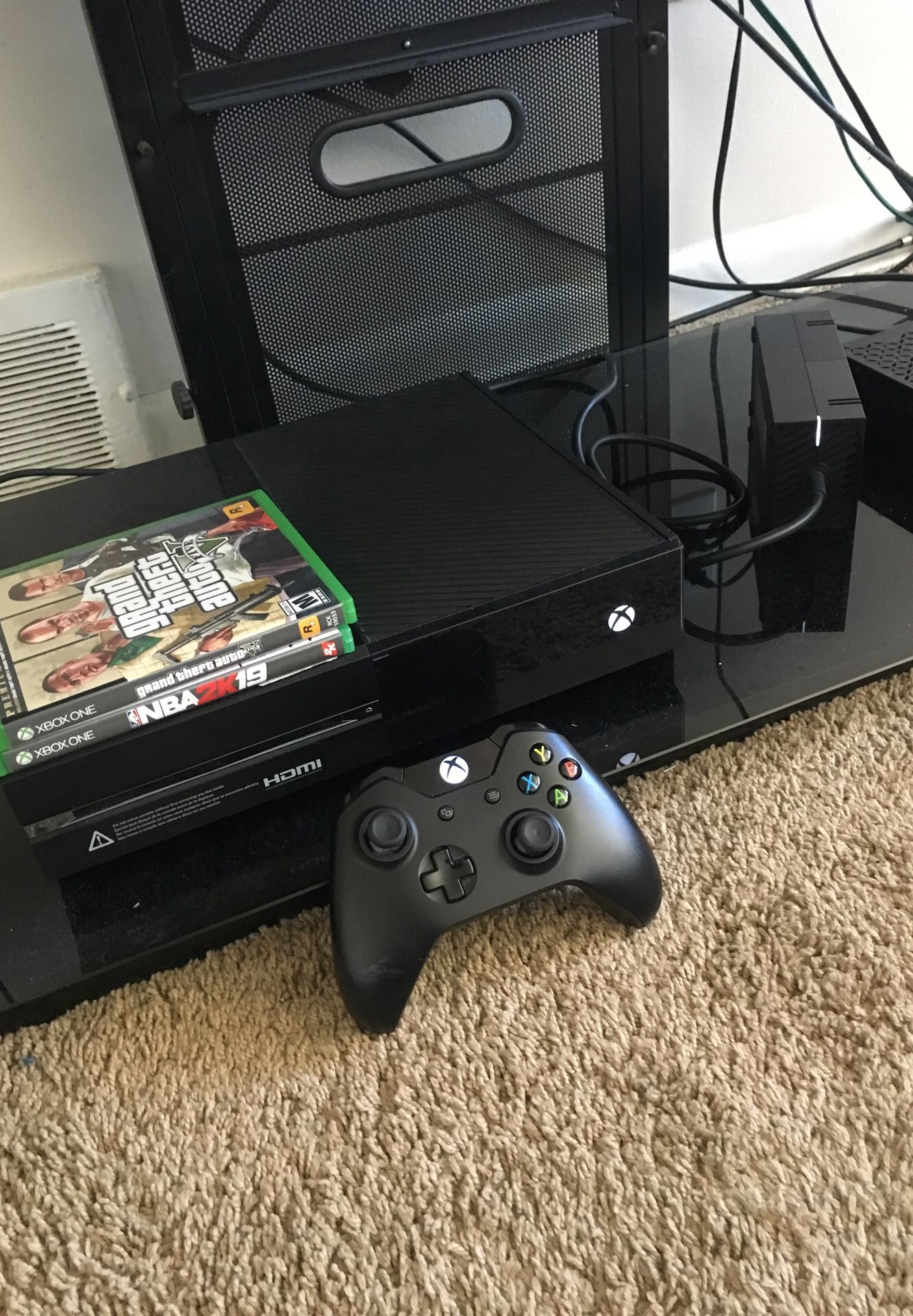 Xbox one 500 GB wireless controller GTA & 2k19