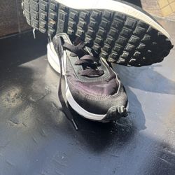 Nike  Size 8 Women’s 