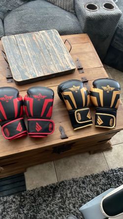 Boxing gloves