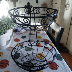 Fruit basket $10