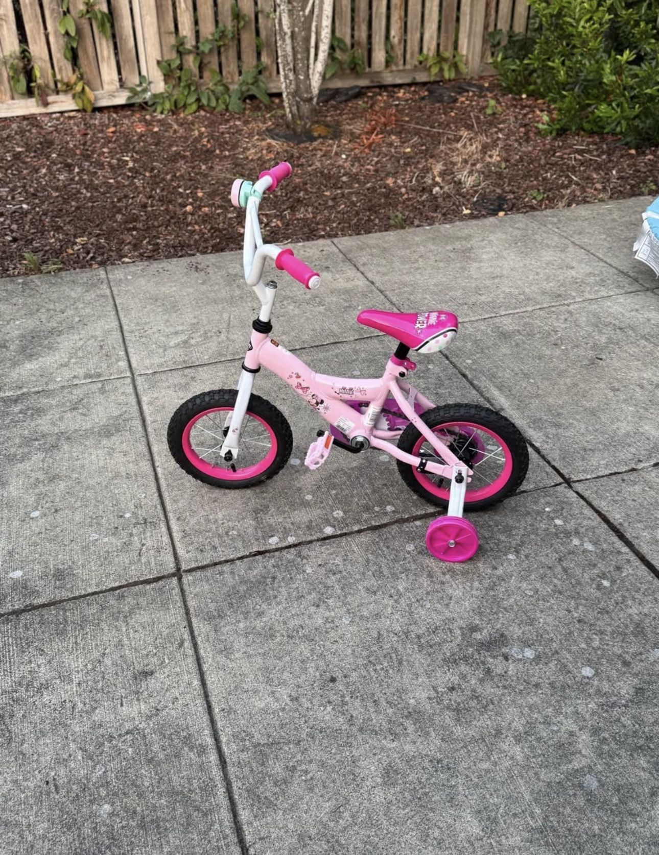 Disney Mini Mouse Bike 