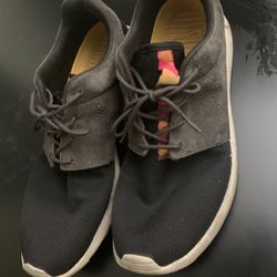 Nike Roshes shoe