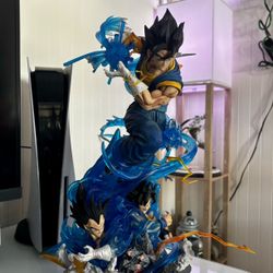 Vegito Statue