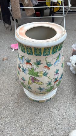 Chinese porcelain planter