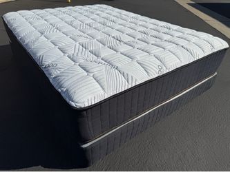 Cal king Royal Bamboo Supreme Mattress and Boxspring!