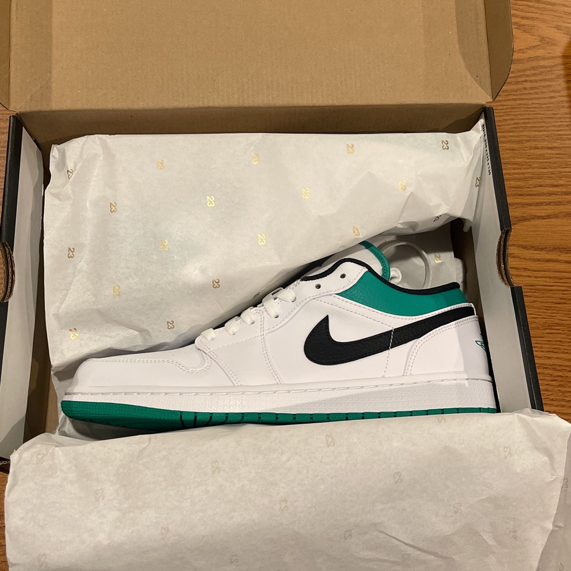 Jordan 1 Low White Lucky Green Black