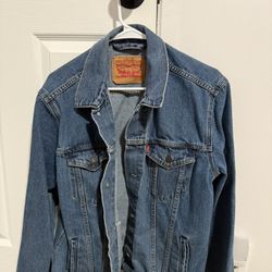 Levi’s Denim Jacket (L)