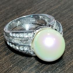 18k GE Faux Pearl Ring Size 6
