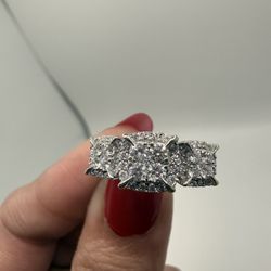 10k White Gold Three Stone Cluster Ring Size 5.5