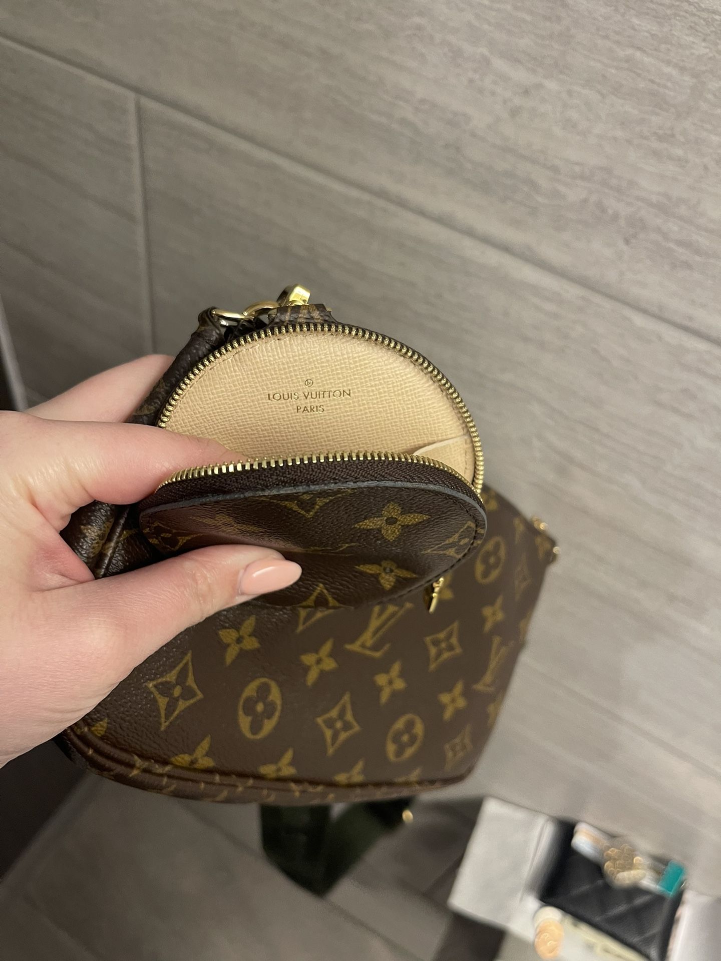 Louis Vuitton Twin Pochette for Sale in Houston, TX - OfferUp