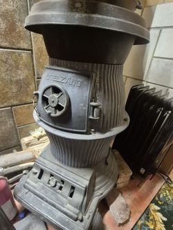 STANDING WOODBURNING STOVE