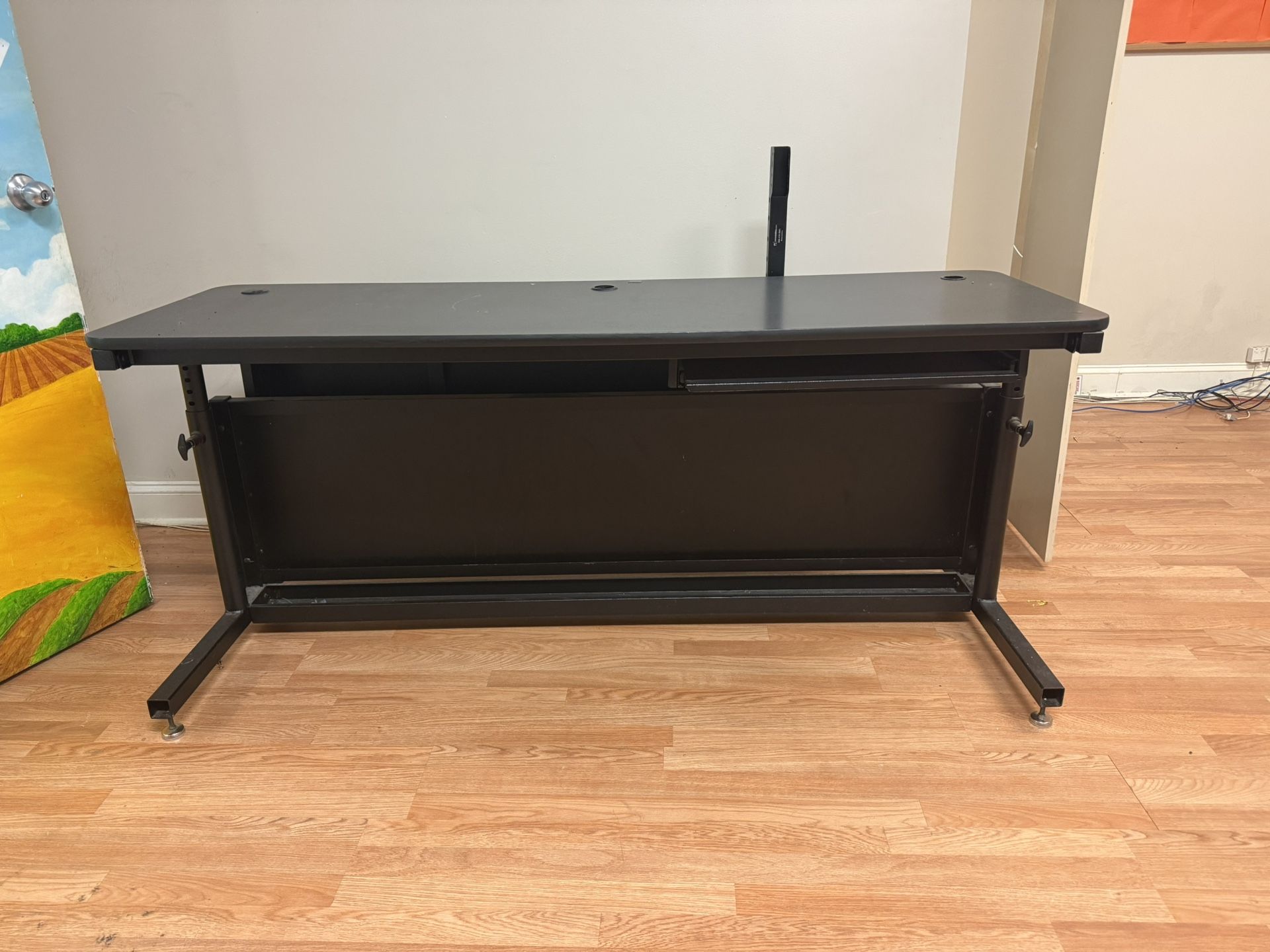 Black Desk