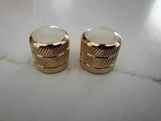Tone and volume knobs for telecaster