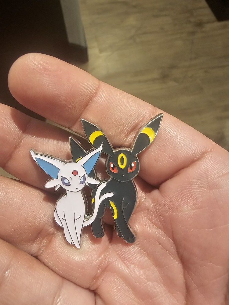 Umbreon and Espeon Pin