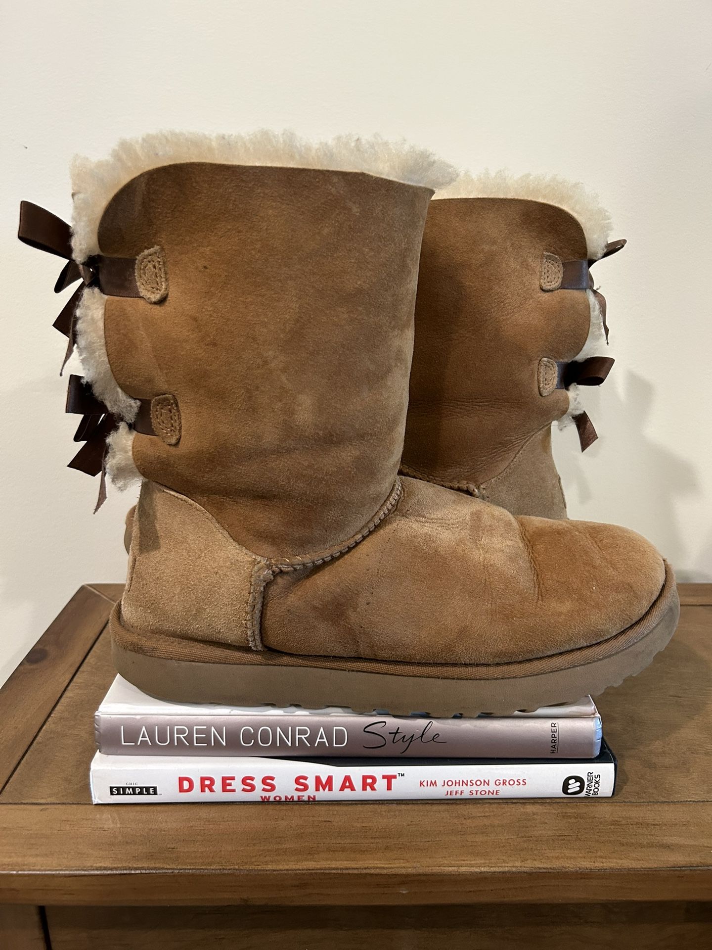 Ugg Chestnut Bailey Bow Boots Size 10