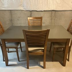 Canadel Custom Dining Set