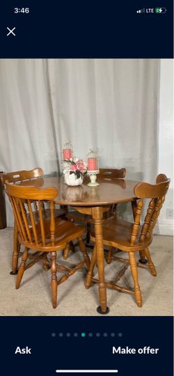 Charming Kitchen Dining Table with 4 Tavern Style Chairs