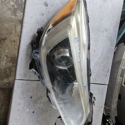 Subaru Outback Right Headlight Oem